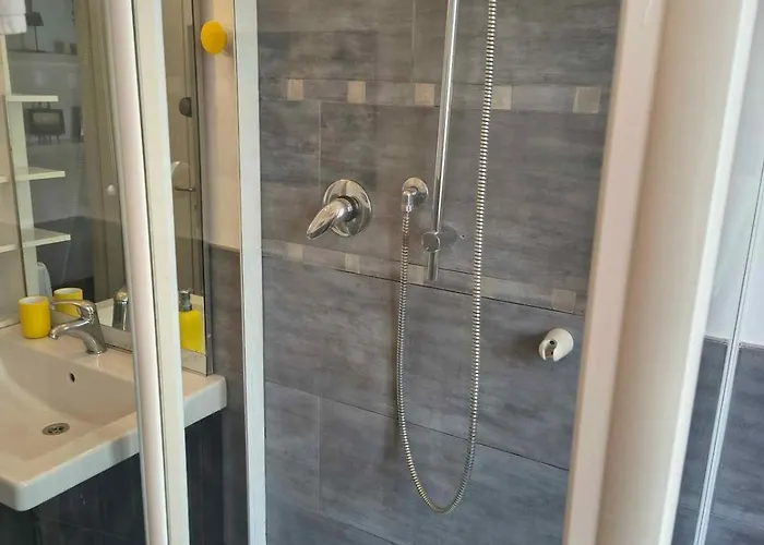 Apartman House Fioravanti 25 *