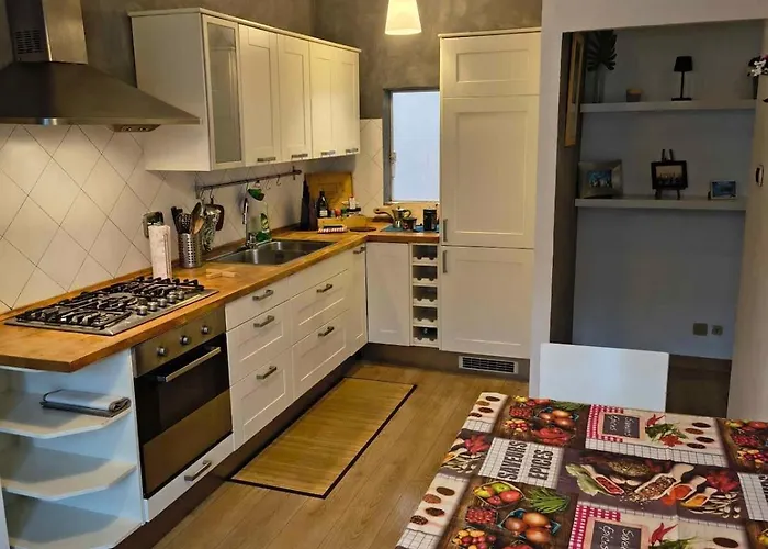 Apartman House Fioravanti 25 *