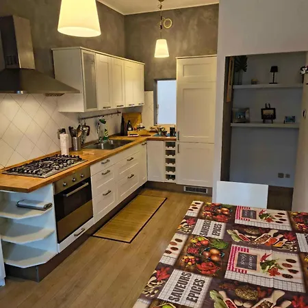 Апартаменты House Fioravanti 25 *